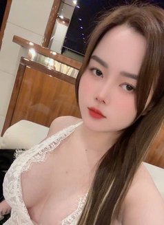 Anna - escort in Doha Photo 2 of 3