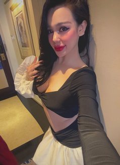 Anna - escort in Dubai Photo 3 of 9