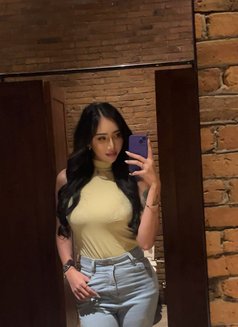 Anna - Acompañantes transexual in Jakarta Photo 2 of 5