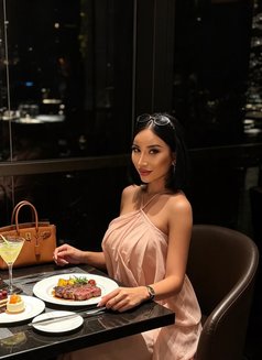 Anna - Acompañantes transexual in Jakarta Photo 4 of 9