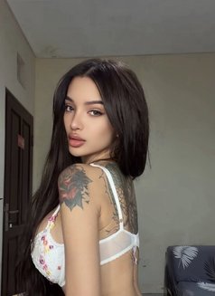 Anna - puta in Bali Photo 5 of 5