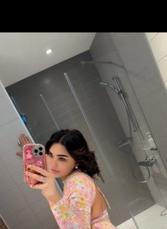 Anna - escort in Beirut Photo 1 of 2