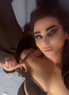 Anna - escort in Beirut Photo 5 of 5