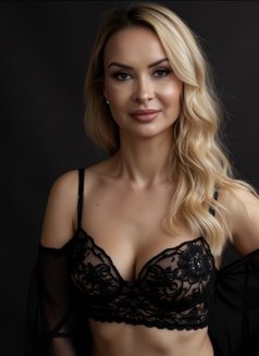 ⚜️ NEW NUMBER— LUXURY GFE , MILF ⚜️ - escort in Dubai Photo 9 of 9