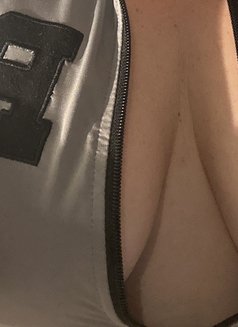 ANNA Mixed European available - escort in Dubai Photo 4 of 9