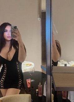 Anna - escort in Tirana Photo 2 of 3