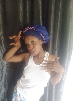 Anna - escort in Kuwait Photo 2 of 3