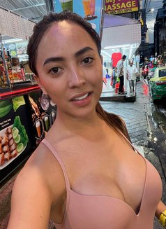 Anna rose - escort in Bangkok Photo 14 of 15