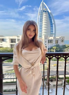 Anna - escort in Ajmān Photo 1 of 3