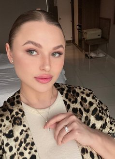 Anna - escort in Al Manama Photo 11 of 14