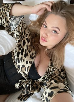 ***Anna - escort in Al Manama Photo 21 of 23