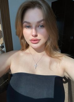 ***Anna - escort in Al Manama Photo 22 of 23