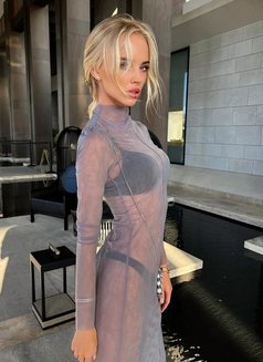 Anna - puta in Dubai Photo 5 of 7