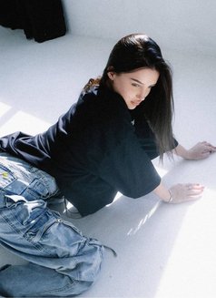 Anna - puta in Dubai Photo 7 of 8