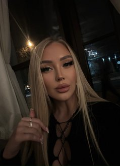 Anna - escort in Ho Chi Minh City Photo 1 of 3