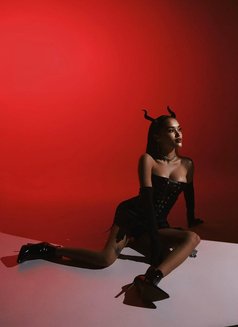 Anna - escort in Hong Kong Photo 3 of 10