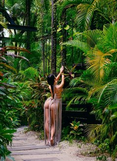 Anna - escort in Jeddah Photo 2 of 8