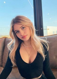 Anna - escort in Riyadh Photo 1 of 4