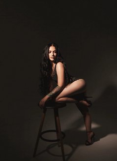 Anna - Male escort in Dubai Photo 1 of 10