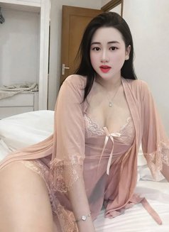 Anna - puta in Dubai Photo 1 of 5