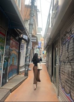 Anna sorokin (GFE) - puta in Seoul Photo 6 of 10
