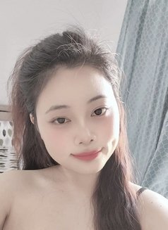 Anna - escort in Abu Dhabi Photo 3 of 8