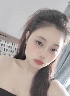 Anna - escort in Abu Dhabi Photo 6 of 8