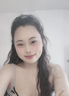 Anna - escort in Abu Dhabi Photo 8 of 8