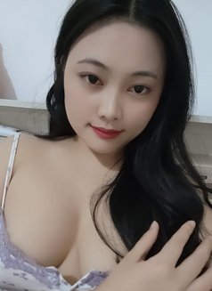 Anna - escort in Abu Dhabi Photo 11 of 13