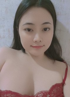 Anna - escort in Abu Dhabi Photo 12 of 13