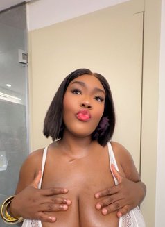 Anna - escort in Dubai Photo 4 of 5