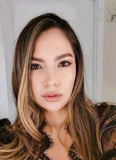 Anna - escort in Madrid Photo 8 of 14