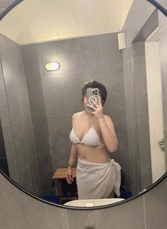 Anna - escort in Abu Dhabi Photo 9 of 16