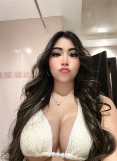 Anna - escort in Abu Dhabi Photo 15 of 16