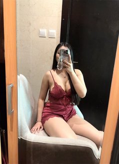 Anna - escort in Abu Dhabi Photo 8 of 11