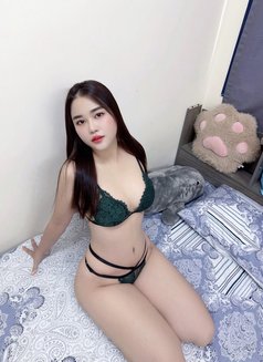 Anna - escort in Abu Dhabi Photo 6 of 6