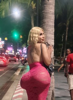 Anna - Acompañante transexual in Pattaya Photo 6 of 9