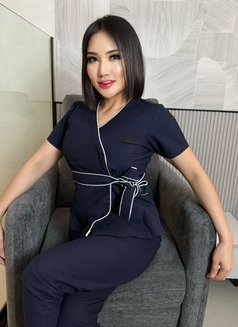 Anna, Thai - escort in Abu Dhabi Photo 1 of 8