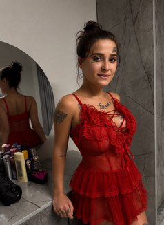 Anna - escort in Jeddah Photo 2 of 4