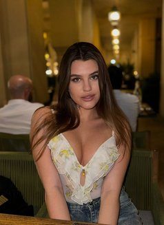 Polina - escort in Tokyo Photo 1 of 10