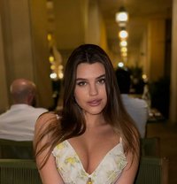 Anna - puta in Tokyo Photo 1 of 10