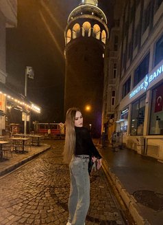 Anna - Transsexual escort in İstanbul Photo 2 of 11