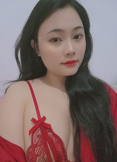 Anna - escort in Abu Dhabi Photo 6 of 7