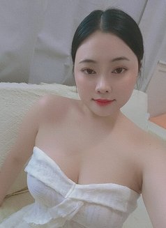 Anna - escort in Abu Dhabi Photo 7 of 7