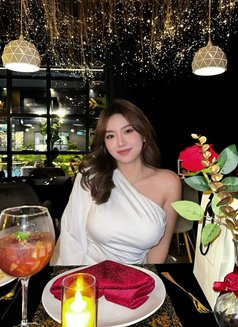 Anna - escort in Amman Photo 3 of 7