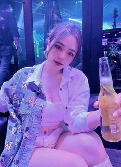 Anna - puta in Singapore Photo 5 of 7