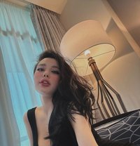Anna Von Klinski - puta in Abu Dhabi