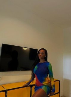 Annabel - escort in Abu Dhabi Photo 1 of 5