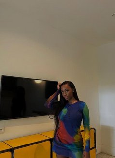 Annabel - escort in Abu Dhabi Photo 2 of 5