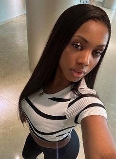 Annabel - escort in Abu Dhabi Photo 5 of 6